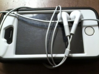 0613182209.jpg cell phone with ear buds 2018 NAPS